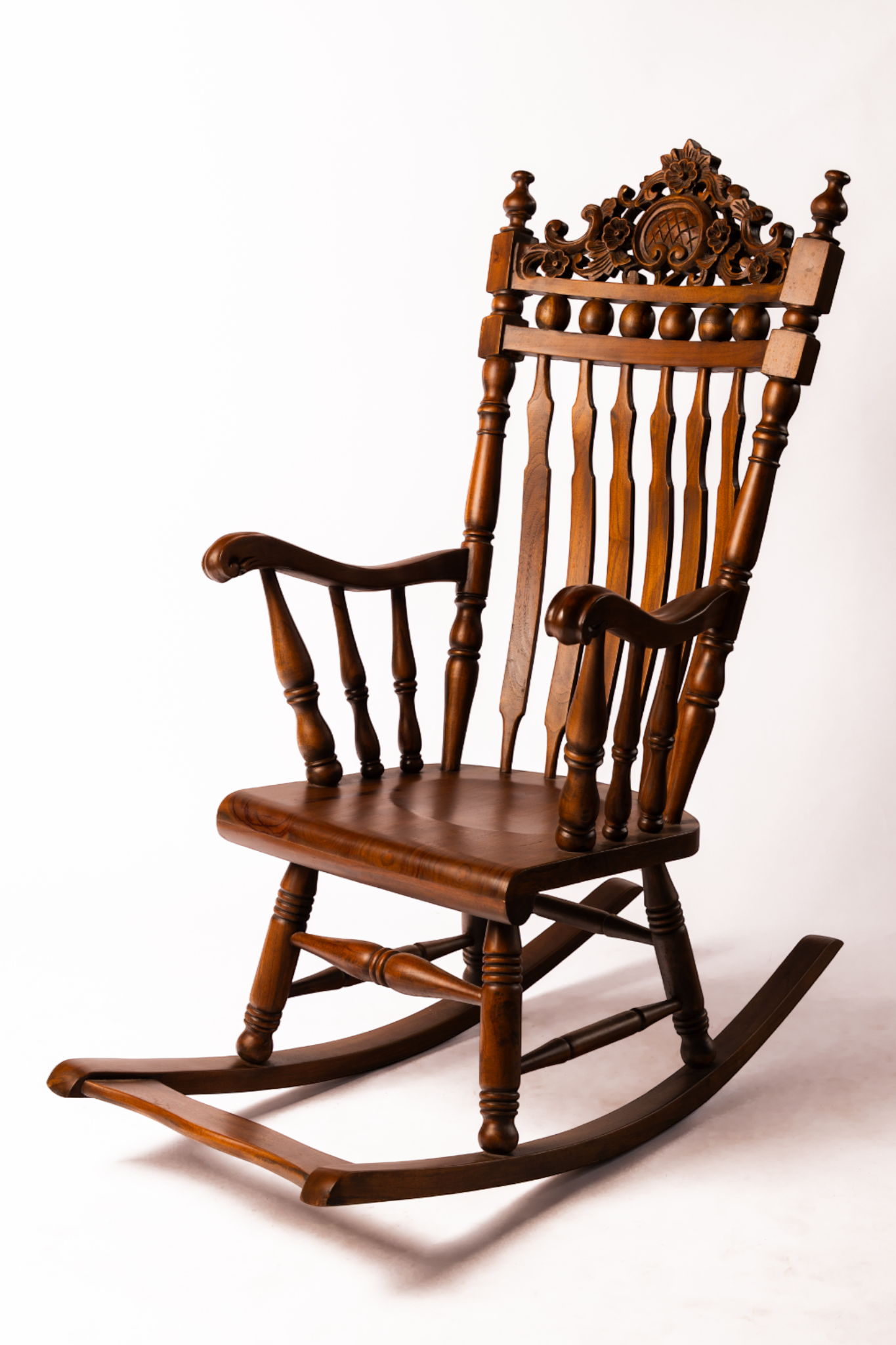 Lazy Chair Goyang Ukir