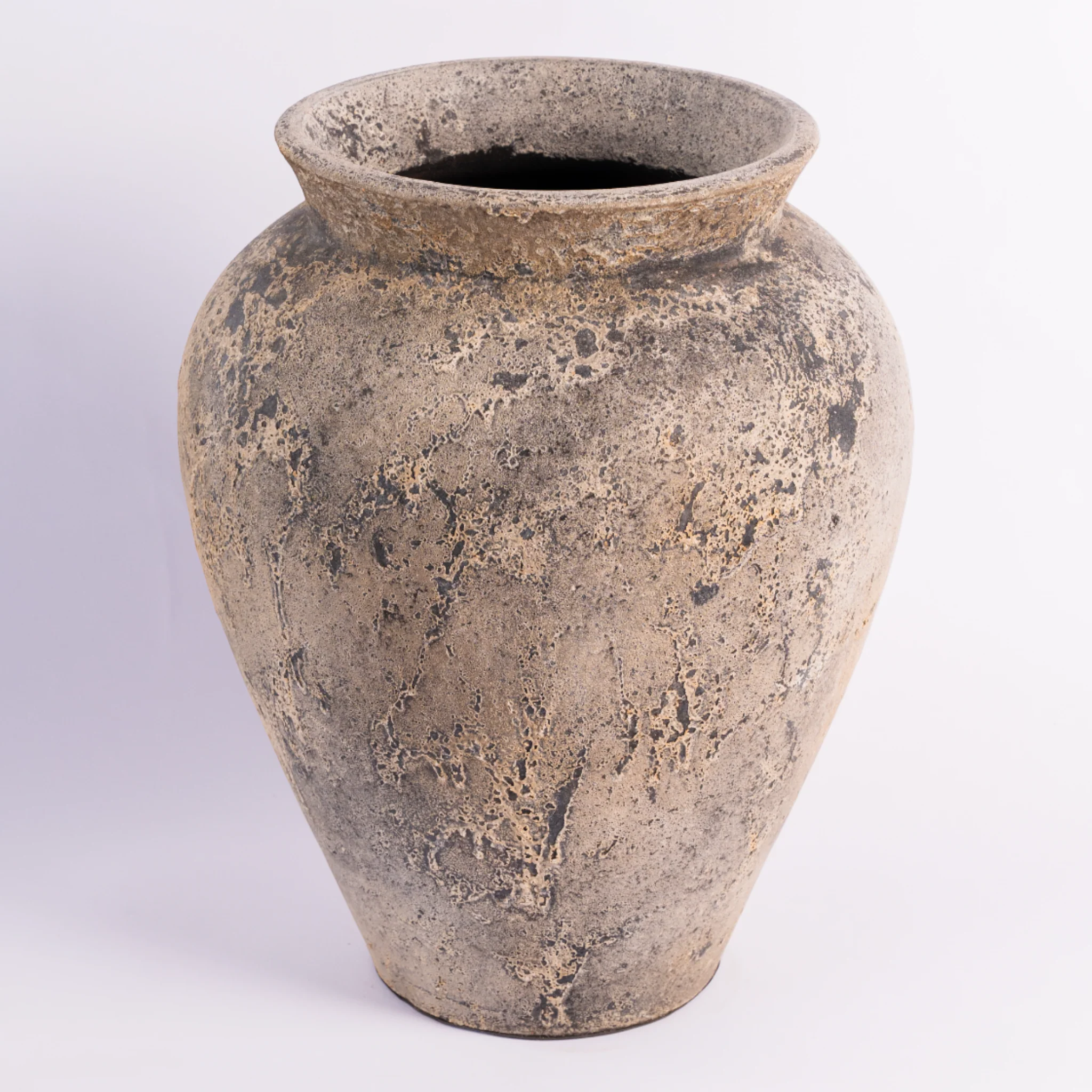 Big Pottery Bibir Lebar